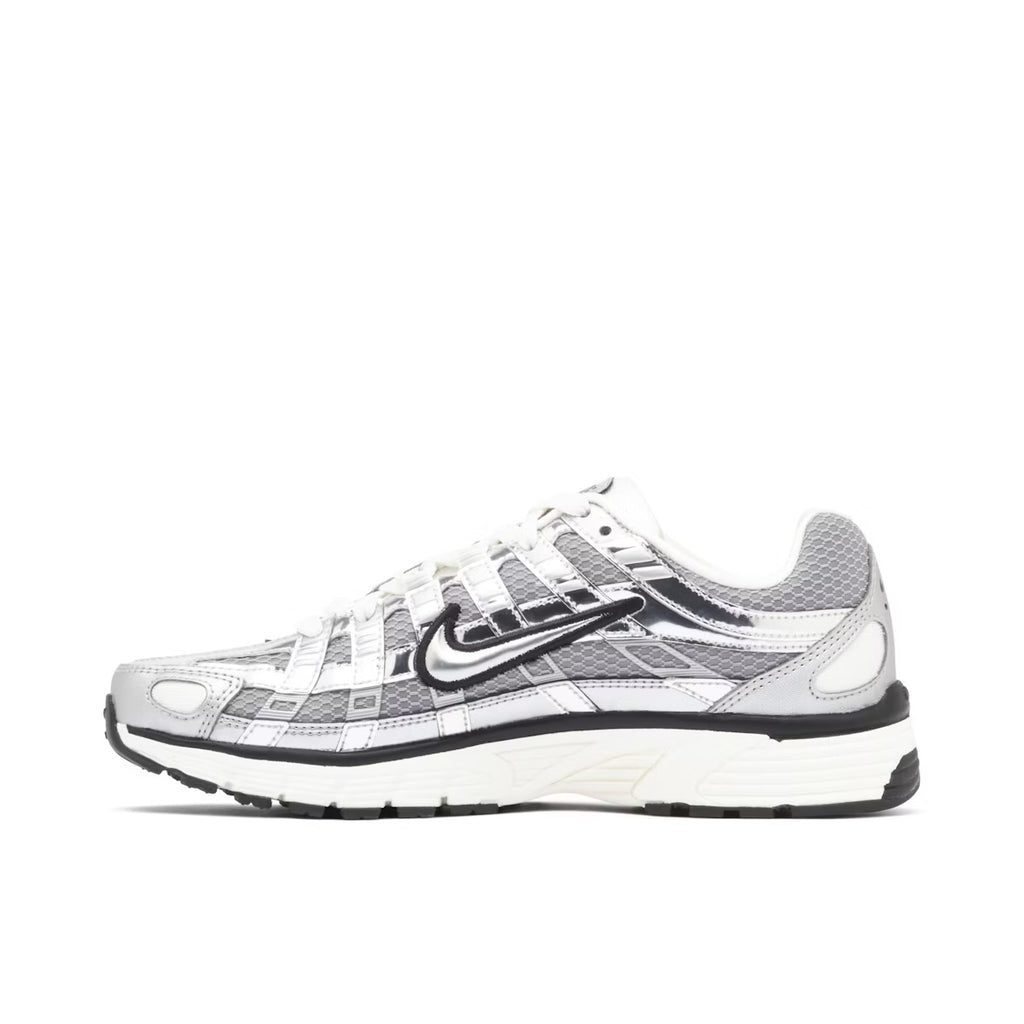 NIKE P-6000 METALLIC SILVER