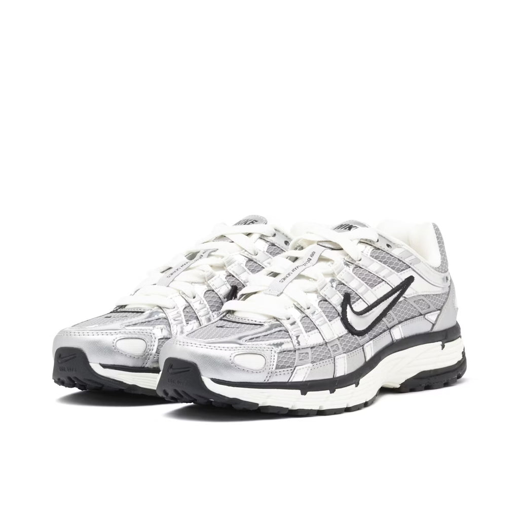 NIKE P-6000 METALLIC SILVER